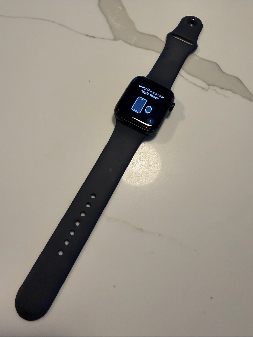 Apple Watch SE 44mm (2024) GPS Midnight Aluminum w/ Midnight Sport Band M/L